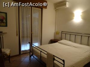 [P01] Camera, am uitat sa zic ca avea si o terasa cu 2 scaune, dar nu am folosit-o.  » foto by vacantamea2012
 - 
<span class="allrVoted glyphicon glyphicon-heart hidden" id="av893877"></span>
<a class="m-l-10 hidden" id="sv893877" onclick="voting_Foto_DelVot(,893877,22578)" role="button">șterge vot <span class="glyphicon glyphicon-remove"></span></a>
<a id="v9893877" class=" c-red"  onclick="voting_Foto_SetVot(893877)" role="button"><span class="glyphicon glyphicon-heart-empty"></span> <b>LIKE</b> = Votează poza</a> <img class="hidden"  id="f893877W9" src="/imagini/loader.gif" border="0" /><span class="AjErrMes hidden" id="e893877ErM"></span>