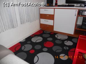 [P15] mocheta din living este asortată cu camera » foto by zlatna
 - 
<span class="allrVoted glyphicon glyphicon-heart hidden" id="av895409"></span>
<a class="m-l-10 hidden" id="sv895409" onclick="voting_Foto_DelVot(,895409,22610)" role="button">șterge vot <span class="glyphicon glyphicon-remove"></span></a>
<a id="v9895409" class=" c-red"  onclick="voting_Foto_SetVot(895409)" role="button"><span class="glyphicon glyphicon-heart-empty"></span> <b>LIKE</b> = Votează poza</a> <img class="hidden"  id="f895409W9" src="/imagini/loader.gif" border="0" /><span class="AjErrMes hidden" id="e895409ErM"></span>