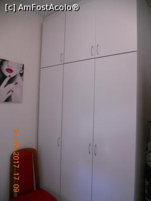 [P07] dulapul din dormitor era mare » foto by zlatna
 - 
<span class="allrVoted glyphicon glyphicon-heart hidden" id="av895401"></span>
<a class="m-l-10 hidden" id="sv895401" onclick="voting_Foto_DelVot(,895401,22610)" role="button">șterge vot <span class="glyphicon glyphicon-remove"></span></a>
<a id="v9895401" class=" c-red"  onclick="voting_Foto_SetVot(895401)" role="button"><span class="glyphicon glyphicon-heart-empty"></span> <b>LIKE</b> = Votează poza</a> <img class="hidden"  id="f895401W9" src="/imagini/loader.gif" border="0" /><span class="AjErrMes hidden" id="e895401ErM"></span>