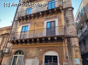 [P03] Clădirea în care se află Casa Desirè, balconul de la etajul unu a fost al nostru, ușa din stânga e de la bucătărie, dreapta-dormitor. » foto by maryka
 - 
<span class="allrVoted glyphicon glyphicon-heart hidden" id="av1334987"></span>
<a class="m-l-10 hidden" id="sv1334987" onclick="voting_Foto_DelVot(,1334987,22614)" role="button">șterge vot <span class="glyphicon glyphicon-remove"></span></a>
<a id="v91334987" class=" c-red"  onclick="voting_Foto_SetVot(1334987)" role="button"><span class="glyphicon glyphicon-heart-empty"></span> <b>LIKE</b> = Votează poza</a> <img class="hidden"  id="f1334987W9" src="/imagini/loader.gif" border="0" /><span class="AjErrMes hidden" id="e1334987ErM"></span>