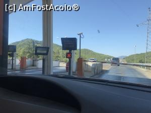 [P17] Drumul spre Fethiye - bariera se ridică doar după ce plătim (tunelul Gocek) » foto by nicole33
 - 
<span class="allrVoted glyphicon glyphicon-heart hidden" id="av1198148"></span>
<a class="m-l-10 hidden" id="sv1198148" onclick="voting_Foto_DelVot(,1198148,22617)" role="button">șterge vot <span class="glyphicon glyphicon-remove"></span></a>
<a id="v91198148" class=" c-red"  onclick="voting_Foto_SetVot(1198148)" role="button"><span class="glyphicon glyphicon-heart-empty"></span> <b>LIKE</b> = Votează poza</a> <img class="hidden"  id="f1198148W9" src="/imagini/loader.gif" border="0" /><span class="AjErrMes hidden" id="e1198148ErM"></span>