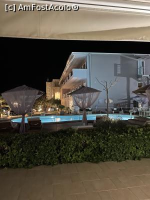 [P01] Siviris Hotel, văzut din balconul meu » foto by krisstinna
 - 
<span class="allrVoted glyphicon glyphicon-heart hidden" id="av1320865"></span>
<a class="m-l-10 hidden" id="sv1320865" onclick="voting_Foto_DelVot(,1320865,22632)" role="button">șterge vot <span class="glyphicon glyphicon-remove"></span></a>
<a id="v91320865" class=" c-red"  onclick="voting_Foto_SetVot(1320865)" role="button"><span class="glyphicon glyphicon-heart-empty"></span> <b>LIKE</b> = Votează poza</a> <img class="hidden"  id="f1320865W9" src="/imagini/loader.gif" border="0" /><span class="AjErrMes hidden" id="e1320865ErM"></span>