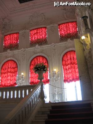 [P06] 'Țarskoe Selo si Peterhof' / Scara de marmora » foto by Michi
 - 
<span class="allrVoted glyphicon glyphicon-heart hidden" id="av407943"></span>
<a class="m-l-10 hidden" id="sv407943" onclick="voting_Foto_DelVot(,407943,22636)" role="button">șterge vot <span class="glyphicon glyphicon-remove"></span></a>
<a id="v9407943" class=" c-red"  onclick="voting_Foto_SetVot(407943)" role="button"><span class="glyphicon glyphicon-heart-empty"></span> <b>LIKE</b> = Votează poza</a> <img class="hidden"  id="f407943W9" src="/imagini/loader.gif" border="0" /><span class="AjErrMes hidden" id="e407943ErM"></span>