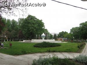 [P11] Fântână arteziană în Piața Eroilor - Corabia.  » foto by tata123 🔱
 - 
<span class="allrVoted glyphicon glyphicon-heart hidden" id="av857753"></span>
<a class="m-l-10 hidden" id="sv857753" onclick="voting_Foto_DelVot(,857753,22666)" role="button">șterge vot <span class="glyphicon glyphicon-remove"></span></a>
<a id="v9857753" class=" c-red"  onclick="voting_Foto_SetVot(857753)" role="button"><span class="glyphicon glyphicon-heart-empty"></span> <b>LIKE</b> = Votează poza</a> <img class="hidden"  id="f857753W9" src="/imagini/loader.gif" border="0" /><span class="AjErrMes hidden" id="e857753ErM"></span>