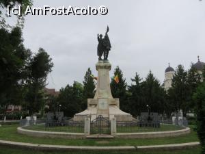 [P15] Monumentul „Independența” din Piața Eroilor - Corabia.  » foto by tata123 🔱
 - 
<span class="allrVoted glyphicon glyphicon-heart hidden" id="av857757"></span>
<a class="m-l-10 hidden" id="sv857757" onclick="voting_Foto_DelVot(,857757,22666)" role="button">șterge vot <span class="glyphicon glyphicon-remove"></span></a>
<a id="v9857757" class=" c-red"  onclick="voting_Foto_SetVot(857757)" role="button"><span class="glyphicon glyphicon-heart-empty"></span> <b>LIKE</b> = Votează poza</a> <img class="hidden"  id="f857757W9" src="/imagini/loader.gif" border="0" /><span class="AjErrMes hidden" id="e857757ErM"></span>