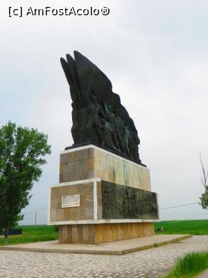 [P02] Monumentul Independenței din cartierul Siliștioara - Corabia.  » foto by tata123 🔱
 - 
<span class="allrVoted glyphicon glyphicon-heart hidden" id="av857744"></span>
<a class="m-l-10 hidden" id="sv857744" onclick="voting_Foto_DelVot(,857744,22666)" role="button">șterge vot <span class="glyphicon glyphicon-remove"></span></a>
<a id="v9857744" class=" c-red"  onclick="voting_Foto_SetVot(857744)" role="button"><span class="glyphicon glyphicon-heart-empty"></span> <b>LIKE</b> = Votează poza</a> <img class="hidden"  id="f857744W9" src="/imagini/loader.gif" border="0" /><span class="AjErrMes hidden" id="e857744ErM"></span>
