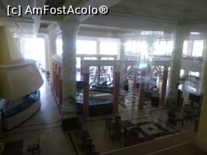 [P11] 11. &bdquo;The Royal&rdquo;, restaurantul principal, la subsol, cu deschidere spre piscine. » foto by doinafil
 - 
<span class="allrVoted glyphicon glyphicon-heart hidden" id="av1231562"></span>
<a class="m-l-10 hidden" id="sv1231562" onclick="voting_Foto_DelVot(,1231562,22688)" role="button">șterge vot <span class="glyphicon glyphicon-remove"></span></a>
<a id="v91231562" class=" c-red"  onclick="voting_Foto_SetVot(1231562)" role="button"><span class="glyphicon glyphicon-heart-empty"></span> <b>LIKE</b> = Votează poza</a> <img class="hidden"  id="f1231562W9" src="/imagini/loader.gif" border="0" /><span class="AjErrMes hidden" id="e1231562ErM"></span>