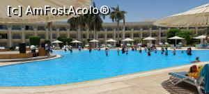 [P34] 34. Piscina mare &icirc;n timpul programului de gimnastică. &Icirc;n spate sunt camerele dinspre aripa sudică. » foto by doinafil
 - 
<span class="allrVoted glyphicon glyphicon-heart hidden" id="av1231585"></span>
<a class="m-l-10 hidden" id="sv1231585" onclick="voting_Foto_DelVot(,1231585,22688)" role="button">șterge vot <span class="glyphicon glyphicon-remove"></span></a>
<a id="v91231585" class=" c-red"  onclick="voting_Foto_SetVot(1231585)" role="button"><span class="glyphicon glyphicon-heart-empty"></span> <b>LIKE</b> = Votează poza</a> <img class="hidden"  id="f1231585W9" src="/imagini/loader.gif" border="0" /><span class="AjErrMes hidden" id="e1231585ErM"></span>