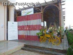 [P52] 52. Intrarea la &bdquo;Sun Set Restaurant&rdquo; care se află &icirc;n apropierea plajei. » foto by doinafil
 - 
<span class="allrVoted glyphicon glyphicon-heart hidden" id="av1231603"></span>
<a class="m-l-10 hidden" id="sv1231603" onclick="voting_Foto_DelVot(,1231603,22688)" role="button">șterge vot <span class="glyphicon glyphicon-remove"></span></a>
<a id="v91231603" class=" c-red"  onclick="voting_Foto_SetVot(1231603)" role="button"><span class="glyphicon glyphicon-heart-empty"></span> <b>LIKE</b> = Votează poza</a> <img class="hidden"  id="f1231603W9" src="/imagini/loader.gif" border="0" /><span class="AjErrMes hidden" id="e1231603ErM"></span>