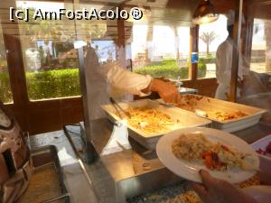 [P55] 55. Așa se servește m&acirc;ncarea la &bdquo;Sun Set&rdquo;, din spatele ecranelor de protecție. » foto by doinafil
 - 
<span class="allrVoted glyphicon glyphicon-heart hidden" id="av1231606"></span>
<a class="m-l-10 hidden" id="sv1231606" onclick="voting_Foto_DelVot(,1231606,22688)" role="button">șterge vot <span class="glyphicon glyphicon-remove"></span></a>
<a id="v91231606" class=" c-red"  onclick="voting_Foto_SetVot(1231606)" role="button"><span class="glyphicon glyphicon-heart-empty"></span> <b>LIKE</b> = Votează poza</a> <img class="hidden"  id="f1231606W9" src="/imagini/loader.gif" border="0" /><span class="AjErrMes hidden" id="e1231606ErM"></span>