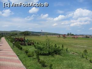 [P17] Un teren foarte mare - loc de joacă - Complex Darina.  » foto by tata123 🔱
 - 
<span class="allrVoted glyphicon glyphicon-heart hidden" id="av741147"></span>
<a class="m-l-10 hidden" id="sv741147" onclick="voting_Foto_DelVot(,741147,22703)" role="button">șterge vot <span class="glyphicon glyphicon-remove"></span></a>
<a id="v9741147" class=" c-red"  onclick="voting_Foto_SetVot(741147)" role="button"><span class="glyphicon glyphicon-heart-empty"></span> <b>LIKE</b> = Votează poza</a> <img class="hidden"  id="f741147W9" src="/imagini/loader.gif" border="0" /><span class="AjErrMes hidden" id="e741147ErM"></span>