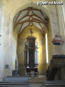 [P17] Interiorul bisericii e auster » foto by dorgo
 - 
<span class="allrVoted glyphicon glyphicon-heart hidden" id="av258899"></span>
<a class="m-l-10 hidden" id="sv258899" onclick="voting_Foto_DelVot(,258899,22724)" role="button">șterge vot <span class="glyphicon glyphicon-remove"></span></a>
<a id="v9258899" class=" c-red"  onclick="voting_Foto_SetVot(258899)" role="button"><span class="glyphicon glyphicon-heart-empty"></span> <b>LIKE</b> = Votează poza</a> <img class="hidden"  id="f258899W9" src="/imagini/loader.gif" border="0" /><span class="AjErrMes hidden" id="e258899ErM"></span>