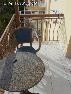 [P07] Balconul... Masuta avea un blat de sticla peste pal.  » foto by iulian68
 - 
<span class="allrVoted glyphicon glyphicon-heart hidden" id="av903721"></span>
<a class="m-l-10 hidden" id="sv903721" onclick="voting_Foto_DelVot(,903721,22779)" role="button">șterge vot <span class="glyphicon glyphicon-remove"></span></a>
<a id="v9903721" class=" c-red"  onclick="voting_Foto_SetVot(903721)" role="button"><span class="glyphicon glyphicon-heart-empty"></span> <b>LIKE</b> = Votează poza</a> <img class="hidden"  id="f903721W9" src="/imagini/loader.gif" border="0" /><span class="AjErrMes hidden" id="e903721ErM"></span>
