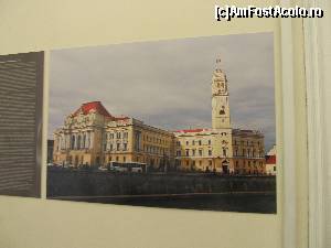 [P05] Turnul Primariei Oradea- la intrarea in Turn imagini cu cladiri reprezentative din oras- aici cladirea Primariei si Turnul » foto by luciaoradea
 - 
<span class="allrVoted glyphicon glyphicon-heart hidden" id="av612285"></span>
<a class="m-l-10 hidden" id="sv612285" onclick="voting_Foto_DelVot(,612285,22782)" role="button">șterge vot <span class="glyphicon glyphicon-remove"></span></a>
<a id="v9612285" class=" c-red"  onclick="voting_Foto_SetVot(612285)" role="button"><span class="glyphicon glyphicon-heart-empty"></span> <b>LIKE</b> = Votează poza</a> <img class="hidden"  id="f612285W9" src="/imagini/loader.gif" border="0" /><span class="AjErrMes hidden" id="e612285ErM"></span>