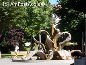 [P32] O fântână din parc.  » foto by elviramvio
 - 
<span class="allrVoted glyphicon glyphicon-heart hidden" id="av904343"></span>
<a class="m-l-10 hidden" id="sv904343" onclick="voting_Foto_DelVot(,904343,22787)" role="button">șterge vot <span class="glyphicon glyphicon-remove"></span></a>
<a id="v9904343" class=" c-red"  onclick="voting_Foto_SetVot(904343)" role="button"><span class="glyphicon glyphicon-heart-empty"></span> <b>LIKE</b> = Votează poza</a> <img class="hidden"  id="f904343W9" src="/imagini/loader.gif" border="0" /><span class="AjErrMes hidden" id="e904343ErM"></span>