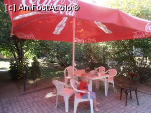 [P15] Vila Silia, parte din curte și zona de servit micul dejun la aer curat » foto by sunflower
 - 
<span class="allrVoted glyphicon glyphicon-heart hidden" id="av904894"></span>
<a class="m-l-10 hidden" id="sv904894" onclick="voting_Foto_DelVot(,904894,22791)" role="button">șterge vot <span class="glyphicon glyphicon-remove"></span></a>
<a id="v9904894" class=" c-red"  onclick="voting_Foto_SetVot(904894)" role="button"><span class="glyphicon glyphicon-heart-empty"></span> <b>LIKE</b> = Votează poza</a> <img class="hidden"  id="f904894W9" src="/imagini/loader.gif" border="0" /><span class="AjErrMes hidden" id="e904894ErM"></span>