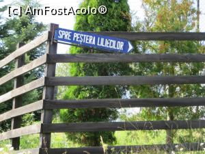 [P08] Indicatorul de pe gardul pensiunii Peștera.  » foto by tata123 🔱
 - 
<span class="allrVoted glyphicon glyphicon-heart hidden" id="av802839"></span>
<a class="m-l-10 hidden" id="sv802839" onclick="voting_Foto_DelVot(,802839,22802)" role="button">șterge vot <span class="glyphicon glyphicon-remove"></span></a>
<a id="v9802839" class=" c-red"  onclick="voting_Foto_SetVot(802839)" role="button"><span class="glyphicon glyphicon-heart-empty"></span> <b>LIKE</b> = Votează poza</a> <img class="hidden"  id="f802839W9" src="/imagini/loader.gif" border="0" /><span class="AjErrMes hidden" id="e802839ErM"></span>