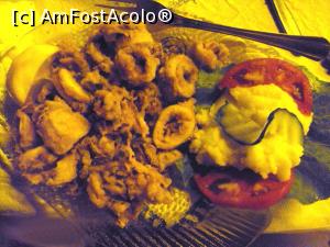 [P37] Taverna O Glaros- fried calamar.  » foto by Carmen Ion
 - 
<span class="allrVoted glyphicon glyphicon-heart hidden" id="av938179"></span>
<a class="m-l-10 hidden" id="sv938179" onclick="voting_Foto_DelVot(,938179,22804)" role="button">șterge vot <span class="glyphicon glyphicon-remove"></span></a>
<a id="v9938179" class=" c-red"  onclick="voting_Foto_SetVot(938179)" role="button"><span class="glyphicon glyphicon-heart-empty"></span> <b>LIKE</b> = Votează poza</a> <img class="hidden"  id="f938179W9" src="/imagini/loader.gif" border="0" /><span class="AjErrMes hidden" id="e938179ErM"></span>