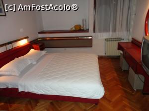 [P03] Hotel Grand - Cetinje (camera)  » foto by titus29
 - 
<span class="allrVoted glyphicon glyphicon-heart hidden" id="av906301"></span>
<a class="m-l-10 hidden" id="sv906301" onclick="voting_Foto_DelVot(,906301,22805)" role="button">șterge vot <span class="glyphicon glyphicon-remove"></span></a>
<a id="v9906301" class=" c-red"  onclick="voting_Foto_SetVot(906301)" role="button"><span class="glyphicon glyphicon-heart-empty"></span> <b>LIKE</b> = Votează poza</a> <img class="hidden"  id="f906301W9" src="/imagini/loader.gif" border="0" /><span class="AjErrMes hidden" id="e906301ErM"></span>