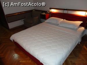 [P04] Hotel Grand - Cetinje (camera)  » foto by titus29
 - 
<span class="allrVoted glyphicon glyphicon-heart hidden" id="av906302"></span>
<a class="m-l-10 hidden" id="sv906302" onclick="voting_Foto_DelVot(,906302,22805)" role="button">șterge vot <span class="glyphicon glyphicon-remove"></span></a>
<a id="v9906302" class=" c-red"  onclick="voting_Foto_SetVot(906302)" role="button"><span class="glyphicon glyphicon-heart-empty"></span> <b>LIKE</b> = Votează poza</a> <img class="hidden"  id="f906302W9" src="/imagini/loader.gif" border="0" /><span class="AjErrMes hidden" id="e906302ErM"></span>