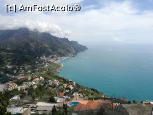 [P03] Vedere spre Minori și Maiori din stația de autobuz din Ravello » foto by crismis
 - 
<span class="allrVoted glyphicon glyphicon-heart hidden" id="av962118"></span>
<a class="m-l-10 hidden" id="sv962118" onclick="voting_Foto_DelVot(,962118,22822)" role="button">șterge vot <span class="glyphicon glyphicon-remove"></span></a>
<a id="v9962118" class=" c-red"  onclick="voting_Foto_SetVot(962118)" role="button"><span class="glyphicon glyphicon-heart-empty"></span> <b>LIKE</b> = Votează poza</a> <img class="hidden"  id="f962118W9" src="/imagini/loader.gif" border="0" /><span class="AjErrMes hidden" id="e962118ErM"></span>