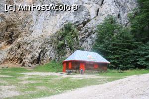 [P05] Prăpăstiile Zărneștilor, Salvamont Zărnești, dimineața, era închis » foto by mprofeanu
 - 
<span class="allrVoted glyphicon glyphicon-heart hidden" id="av1381847"></span>
<a class="m-l-10 hidden" id="sv1381847" onclick="voting_Foto_DelVot(,1381847,22842)" role="button">șterge vot <span class="glyphicon glyphicon-remove"></span></a>
<a id="v91381847" class=" c-red"  onclick="voting_Foto_SetVot(1381847)" role="button"><span class="glyphicon glyphicon-heart-empty"></span> <b>LIKE</b> = Votează poza</a> <img class="hidden"  id="f1381847W9" src="/imagini/loader.gif" border="0" /><span class="AjErrMes hidden" id="e1381847ErM"></span>