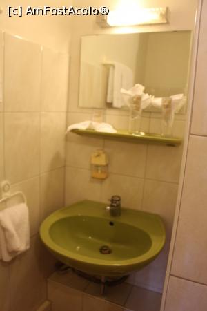 [P10] Lindau, Hotelul Gruner Baum, Un colț din baie,  » foto by mprofeanu
 - 
<span class="allrVoted glyphicon glyphicon-heart hidden" id="av911492"></span>
<a class="m-l-10 hidden" id="sv911492" onclick="voting_Foto_DelVot(,911492,22856)" role="button">șterge vot <span class="glyphicon glyphicon-remove"></span></a>
<a id="v9911492" class=" c-red"  onclick="voting_Foto_SetVot(911492)" role="button"><span class="glyphicon glyphicon-heart-empty"></span> <b>LIKE</b> = Votează poza</a> <img class="hidden"  id="f911492W9" src="/imagini/loader.gif" border="0" /><span class="AjErrMes hidden" id="e911492ErM"></span>