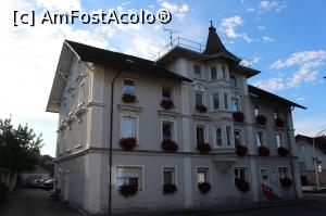[P25] Lindau, Restaurant Cafenea Abel la parter, o clădire cu fereastră oriel pe trei nivele » foto by mprofeanu
 - 
<span class="allrVoted glyphicon glyphicon-heart hidden" id="av911507"></span>
<a class="m-l-10 hidden" id="sv911507" onclick="voting_Foto_DelVot(,911507,22856)" role="button">șterge vot <span class="glyphicon glyphicon-remove"></span></a>
<a id="v9911507" class=" c-red"  onclick="voting_Foto_SetVot(911507)" role="button"><span class="glyphicon glyphicon-heart-empty"></span> <b>LIKE</b> = Votează poza</a> <img class="hidden"  id="f911507W9" src="/imagini/loader.gif" border="0" /><span class="AjErrMes hidden" id="e911507ErM"></span>