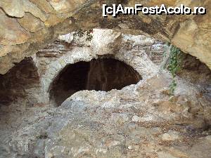 [P29] Grota lui Sulla (Sulla's Cave): intrarea.  » foto by Carmen Ion
 - 
<span class="allrVoted glyphicon glyphicon-heart hidden" id="av690475"></span>
<a class="m-l-10 hidden" id="sv690475" onclick="voting_Foto_DelVot(,690475,22871)" role="button">șterge vot <span class="glyphicon glyphicon-remove"></span></a>
<a id="v9690475" class=" c-red"  onclick="voting_Foto_SetVot(690475)" role="button"><span class="glyphicon glyphicon-heart-empty"></span> <b>LIKE</b> = Votează poza</a> <img class="hidden"  id="f690475W9" src="/imagini/loader.gif" border="0" /><span class="AjErrMes hidden" id="e690475ErM"></span>