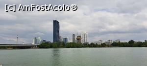 [P03] În croazieră pe Dunăre, se vede şi Turnul Dunării în stânga » foto by irinad
 - 
<span class="allrVoted glyphicon glyphicon-heart hidden" id="av1334736"></span>
<a class="m-l-10 hidden" id="sv1334736" onclick="voting_Foto_DelVot(,1334736,22878)" role="button">șterge vot <span class="glyphicon glyphicon-remove"></span></a>
<a id="v91334736" class=" c-red"  onclick="voting_Foto_SetVot(1334736)" role="button"><span class="glyphicon glyphicon-heart-empty"></span> <b>LIKE</b> = Votează poza</a> <img class="hidden"  id="f1334736W9" src="/imagini/loader.gif" border="0" /><span class="AjErrMes hidden" id="e1334736ErM"></span>