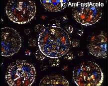 [P22] O rozetă cu vitralii din aripa de sud a traseptului » foto by Costi
 - 
<span class="allrVoted glyphicon glyphicon-heart hidden" id="av74703"></span>
<a class="m-l-10 hidden" id="sv74703" onclick="voting_Foto_DelVot(,74703,22884)" role="button">șterge vot <span class="glyphicon glyphicon-remove"></span></a>
<a id="v974703" class=" c-red"  onclick="voting_Foto_SetVot(74703)" role="button"><span class="glyphicon glyphicon-heart-empty"></span> <b>LIKE</b> = Votează poza</a> <img class="hidden"  id="f74703W9" src="/imagini/loader.gif" border="0" /><span class="AjErrMes hidden" id="e74703ErM"></span>