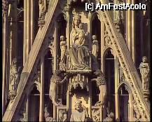 [P32] Deasupra arcului gotic, sub rozetă, se află statuia Fecioarei cu Pruncul, deasupra celei a Regelui Solomon pe Tron » foto by Costi
 - 
<span class="allrVoted glyphicon glyphicon-heart hidden" id="av74718"></span>
<a class="m-l-10 hidden" id="sv74718" onclick="voting_Foto_DelVot(,74718,22884)" role="button">șterge vot <span class="glyphicon glyphicon-remove"></span></a>
<a id="v974718" class=" c-red"  onclick="voting_Foto_SetVot(74718)" role="button"><span class="glyphicon glyphicon-heart-empty"></span> <b>LIKE</b> = Votează poza</a> <img class="hidden"  id="f74718W9" src="/imagini/loader.gif" border="0" /><span class="AjErrMes hidden" id="e74718ErM"></span>