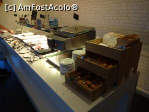 [P14] Paine, croasante, fasole, bacon, diverse moduri de preparare a oualelor etc.  » foto by fanespoitorul
 - 
<span class="allrVoted glyphicon glyphicon-heart hidden" id="av913805"></span>
<a class="m-l-10 hidden" id="sv913805" onclick="voting_Foto_DelVot(,913805,22901)" role="button">șterge vot <span class="glyphicon glyphicon-remove"></span></a>
<a id="v9913805" class=" c-red"  onclick="voting_Foto_SetVot(913805)" role="button"><span class="glyphicon glyphicon-heart-empty"></span> <b>LIKE</b> = Votează poza</a> <img class="hidden"  id="f913805W9" src="/imagini/loader.gif" border="0" /><span class="AjErrMes hidden" id="e913805ErM"></span>