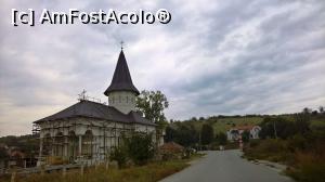 [P17] Biserica nouă din Viile Sibiului » foto by AZE
 - 
<span class="allrVoted glyphicon glyphicon-heart hidden" id="av1018007"></span>
<a class="m-l-10 hidden" id="sv1018007" onclick="voting_Foto_DelVot(,1018007,22908)" role="button">șterge vot <span class="glyphicon glyphicon-remove"></span></a>
<a id="v91018007" class=" c-red"  onclick="voting_Foto_SetVot(1018007)" role="button"><span class="glyphicon glyphicon-heart-empty"></span> <b>LIKE</b> = Votează poza</a> <img class="hidden"  id="f1018007W9" src="/imagini/loader.gif" border="0" /><span class="AjErrMes hidden" id="e1018007ErM"></span>