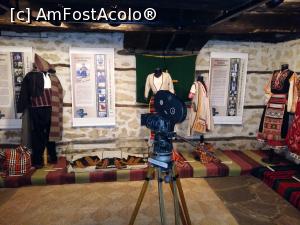 [P10] O zi prin Elena - Muzeul renașterii „Ilarion Makariopolski”, expoziția temporară despre filmul „Kapitan Petko Voivoda” » foto by Dragoș_MD
 - 
<span class="allrVoted glyphicon glyphicon-heart hidden" id="av915741"></span>
<a class="m-l-10 hidden" id="sv915741" onclick="voting_Foto_DelVot(,915741,22910)" role="button">șterge vot <span class="glyphicon glyphicon-remove"></span></a>
<a id="v9915741" class=" c-red"  onclick="voting_Foto_SetVot(915741)" role="button"><span class="glyphicon glyphicon-heart-empty"></span> <b>LIKE</b> = Votează poza</a> <img class="hidden"  id="f915741W9" src="/imagini/loader.gif" border="0" /><span class="AjErrMes hidden" id="e915741ErM"></span>