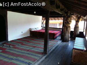 [P12] O zi prin Elena - Muzeul renașterii „Ilarion Makariopolski”, veranda de la etaj cu marele pat » foto by Dragoș_MD
 - 
<span class="allrVoted glyphicon glyphicon-heart hidden" id="av915743"></span>
<a class="m-l-10 hidden" id="sv915743" onclick="voting_Foto_DelVot(,915743,22910)" role="button">șterge vot <span class="glyphicon glyphicon-remove"></span></a>
<a id="v9915743" class=" c-red"  onclick="voting_Foto_SetVot(915743)" role="button"><span class="glyphicon glyphicon-heart-empty"></span> <b>LIKE</b> = Votează poza</a> <img class="hidden"  id="f915743W9" src="/imagini/loader.gif" border="0" /><span class="AjErrMes hidden" id="e915743ErM"></span>