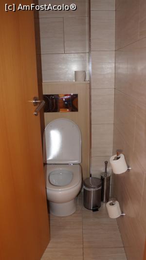 [P16] camera cu wc ul » foto by adutza_ghiocel
 - 
<span class="allrVoted glyphicon glyphicon-heart hidden" id="av915389"></span>
<a class="m-l-10 hidden" id="sv915389" onclick="voting_Foto_DelVot(,915389,22920)" role="button">șterge vot <span class="glyphicon glyphicon-remove"></span></a>
<a id="v9915389" class=" c-red"  onclick="voting_Foto_SetVot(915389)" role="button"><span class="glyphicon glyphicon-heart-empty"></span> <b>LIKE</b> = Votează poza</a> <img class="hidden"  id="f915389W9" src="/imagini/loader.gif" border="0" /><span class="AjErrMes hidden" id="e915389ErM"></span>