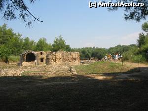 [P08] Printre ruinele vechiului sit de la Olympia » foto by calatorul
 - 
<span class="allrVoted glyphicon glyphicon-heart hidden" id="av616274"></span>
<a class="m-l-10 hidden" id="sv616274" onclick="voting_Foto_DelVot(,616274,22926)" role="button">șterge vot <span class="glyphicon glyphicon-remove"></span></a>
<a id="v9616274" class=" c-red"  onclick="voting_Foto_SetVot(616274)" role="button"><span class="glyphicon glyphicon-heart-empty"></span> <b>LIKE</b> = Votează poza</a> <img class="hidden"  id="f616274W9" src="/imagini/loader.gif" border="0" /><span class="AjErrMes hidden" id="e616274ErM"></span>