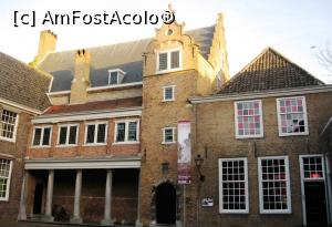 [P18] Het Hof (Curtea), este curtea interioara a abatiei manastirii Sf. Augustin, loc unde s-au reunit in 1572 reprezentantii Provinciilor Unite care doreau independenta » foto by Radu Tudoran
 - 
<span class="allrVoted glyphicon glyphicon-heart hidden" id="av916711"></span>
<a class="m-l-10 hidden" id="sv916711" onclick="voting_Foto_DelVot(,916711,22939)" role="button">șterge vot <span class="glyphicon glyphicon-remove"></span></a>
<a id="v9916711" class=" c-red"  onclick="voting_Foto_SetVot(916711)" role="button"><span class="glyphicon glyphicon-heart-empty"></span> <b>LIKE</b> = Votează poza</a> <img class="hidden"  id="f916711W9" src="/imagini/loader.gif" border="0" /><span class="AjErrMes hidden" id="e916711ErM"></span>