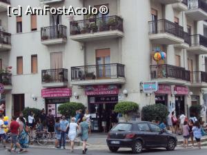 [P09] Gelateria din Piazza Garibaldi - inghetata a fost excelenta!  » foto by Carmen Ion
 - 
<span class="allrVoted glyphicon glyphicon-heart hidden" id="av754710"></span>
<a class="m-l-10 hidden" id="sv754710" onclick="voting_Foto_DelVot(,754710,22941)" role="button">șterge vot <span class="glyphicon glyphicon-remove"></span></a>
<a id="v9754710" class=" c-red"  onclick="voting_Foto_SetVot(754710)" role="button"><span class="glyphicon glyphicon-heart-empty"></span> <b>LIKE</b> = Votează poza</a> <img class="hidden"  id="f754710W9" src="/imagini/loader.gif" border="0" /><span class="AjErrMes hidden" id="e754710ErM"></span>