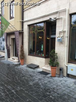 [P01] Intrarea-n hotel » foto by Yersinia Pestis
 - 
<span class="allrVoted glyphicon glyphicon-heart hidden" id="av917138"></span>
<a class="m-l-10 hidden" id="sv917138" onclick="voting_Foto_DelVot(,917138,22943)" role="button">șterge vot <span class="glyphicon glyphicon-remove"></span></a>
<a id="v9917138" class=" c-red"  onclick="voting_Foto_SetVot(917138)" role="button"><span class="glyphicon glyphicon-heart-empty"></span> <b>LIKE</b> = Votează poza</a> <img class="hidden"  id="f917138W9" src="/imagini/loader.gif" border="0" /><span class="AjErrMes hidden" id="e917138ErM"></span>