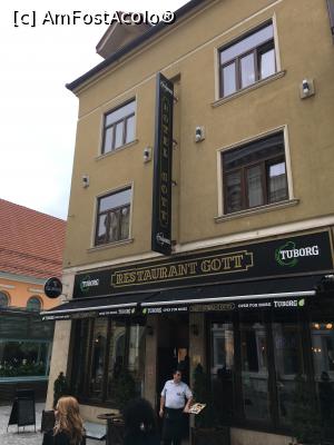 [P05] Intrarea-n Restaurant Gott » foto by Yersinia Pestis
 - 
<span class="allrVoted glyphicon glyphicon-heart hidden" id="av917146"></span>
<a class="m-l-10 hidden" id="sv917146" onclick="voting_Foto_DelVot(,917146,22943)" role="button">șterge vot <span class="glyphicon glyphicon-remove"></span></a>
<a id="v9917146" class=" c-red"  onclick="voting_Foto_SetVot(917146)" role="button"><span class="glyphicon glyphicon-heart-empty"></span> <b>LIKE</b> = Votează poza</a> <img class="hidden"  id="f917146W9" src="/imagini/loader.gif" border="0" /><span class="AjErrMes hidden" id="e917146ErM"></span>