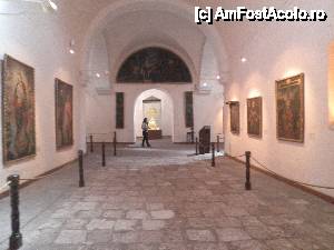 [P40] 'Arequipa - orasul alb al Perului' / inainte de iesire, treci prin Galeria de arta religioasa, a mastirii, unde sunt expuse 400 de picturi religioase. Sala are forma de cruce si peretii sunt din roca vulcanica, sillar » foto by grecudoina
 - 
<span class="allrVoted glyphicon glyphicon-heart hidden" id="av399357"></span>
<a class="m-l-10 hidden" id="sv399357" onclick="voting_Foto_DelVot(,399357,22954)" role="button">șterge vot <span class="glyphicon glyphicon-remove"></span></a>
<a id="v9399357" class=" c-red"  onclick="voting_Foto_SetVot(399357)" role="button"><span class="glyphicon glyphicon-heart-empty"></span> <b>LIKE</b> = Votează poza</a> <img class="hidden"  id="f399357W9" src="/imagini/loader.gif" border="0" /><span class="AjErrMes hidden" id="e399357ErM"></span>