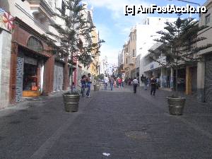 [P43] 'Arequipa - orasul alb al Perului' / Str. principala care urca din piata del Armas, fiind duminica 30 dec., totul era inchis » foto by grecudoina
 - 
<span class="allrVoted glyphicon glyphicon-heart hidden" id="av399360"></span>
<a class="m-l-10 hidden" id="sv399360" onclick="voting_Foto_DelVot(,399360,22954)" role="button">șterge vot <span class="glyphicon glyphicon-remove"></span></a>
<a id="v9399360" class=" c-red"  onclick="voting_Foto_SetVot(399360)" role="button"><span class="glyphicon glyphicon-heart-empty"></span> <b>LIKE</b> = Votează poza</a> <img class="hidden"  id="f399360W9" src="/imagini/loader.gif" border="0" /><span class="AjErrMes hidden" id="e399360ErM"></span>
