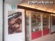 [P45] un magazin de dulciuri, iar in sticle e Pisco-bautura spirtoasa din porumb » foto by grecudoina
 - 
<span class="allrVoted glyphicon glyphicon-heart hidden" id="av399453"></span>
<a class="m-l-10 hidden" id="sv399453" onclick="voting_Foto_DelVot(,399453,22954)" role="button">șterge vot <span class="glyphicon glyphicon-remove"></span></a>
<a id="v9399453" class=" c-red"  onclick="voting_Foto_SetVot(399453)" role="button"><span class="glyphicon glyphicon-heart-empty"></span> <b>LIKE</b> = Votează poza</a> <img class="hidden"  id="f399453W9" src="/imagini/loader.gif" border="0" /><span class="AjErrMes hidden" id="e399453ErM"></span>