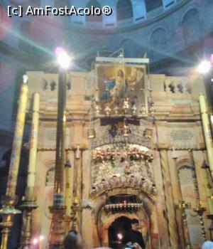 [P10] Biserica Sfântului Mormânt - ediculul.  » foto by Carmen Ion
 - 
<span class="allrVoted glyphicon glyphicon-heart hidden" id="av915877"></span>
<a class="m-l-10 hidden" id="sv915877" onclick="voting_Foto_DelVot(,915877,22955)" role="button">șterge vot <span class="glyphicon glyphicon-remove"></span></a>
<a id="v9915877" class=" c-red"  onclick="voting_Foto_SetVot(915877)" role="button"><span class="glyphicon glyphicon-heart-empty"></span> <b>LIKE</b> = Votează poza</a> <img class="hidden"  id="f915877W9" src="/imagini/loader.gif" border="0" /><span class="AjErrMes hidden" id="e915877ErM"></span>