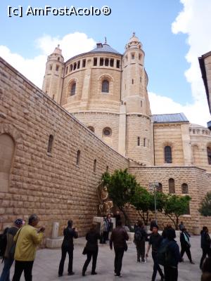 [P10] Ierusalim, în drum spre Biserica Hagia Sion (în plan central)  » foto by mariana.olaru
 - 
<span class="allrVoted glyphicon glyphicon-heart hidden" id="av906697"></span>
<a class="m-l-10 hidden" id="sv906697" onclick="voting_Foto_DelVot(,906697,22955)" role="button">șterge vot <span class="glyphicon glyphicon-remove"></span></a>
<a id="v9906697" class=" c-red"  onclick="voting_Foto_SetVot(906697)" role="button"><span class="glyphicon glyphicon-heart-empty"></span> <b>LIKE</b> = Votează poza</a> <img class="hidden"  id="f906697W9" src="/imagini/loader.gif" border="0" /><span class="AjErrMes hidden" id="e906697ErM"></span>