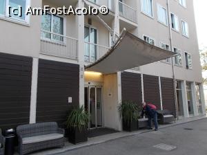 [P03] Hotel Mosaico, via Darsena 9, Ravenna » foto by mihaelavoicu
 - 
<span class="allrVoted glyphicon glyphicon-heart hidden" id="av918016"></span>
<a class="m-l-10 hidden" id="sv918016" onclick="voting_Foto_DelVot(,918016,22958)" role="button">șterge vot <span class="glyphicon glyphicon-remove"></span></a>
<a id="v9918016" class=" c-red"  onclick="voting_Foto_SetVot(918016)" role="button"><span class="glyphicon glyphicon-heart-empty"></span> <b>LIKE</b> = Votează poza</a> <img class="hidden"  id="f918016W9" src="/imagini/loader.gif" border="0" /><span class="AjErrMes hidden" id="e918016ErM"></span>