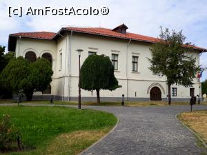 [P07] Casa Baniei din Craiova,pretios monument de arhitectura brancoveneasca. » foto by Floria
 - 
<span class="allrVoted glyphicon glyphicon-heart hidden" id="av1267810"></span>
<a class="m-l-10 hidden" id="sv1267810" onclick="voting_Foto_DelVot(,1267810,22988)" role="button">șterge vot <span class="glyphicon glyphicon-remove"></span></a>
<a id="v91267810" class=" c-red"  onclick="voting_Foto_SetVot(1267810)" role="button"><span class="glyphicon glyphicon-heart-empty"></span> <b>LIKE</b> = Votează poza</a> <img class="hidden"  id="f1267810W9" src="/imagini/loader.gif" border="0" /><span class="AjErrMes hidden" id="e1267810ErM"></span>