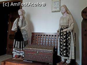 [P71] Casa Baniei.Costume populare vechi,foarte frumoase... » foto by Floria
 - 
<span class="allrVoted glyphicon glyphicon-heart hidden" id="av1267874"></span>
<a class="m-l-10 hidden" id="sv1267874" onclick="voting_Foto_DelVot(,1267874,22988)" role="button">șterge vot <span class="glyphicon glyphicon-remove"></span></a>
<a id="v91267874" class=" c-red"  onclick="voting_Foto_SetVot(1267874)" role="button"><span class="glyphicon glyphicon-heart-empty"></span> <b>LIKE</b> = Votează poza</a> <img class="hidden"  id="f1267874W9" src="/imagini/loader.gif" border="0" /><span class="AjErrMes hidden" id="e1267874ErM"></span>